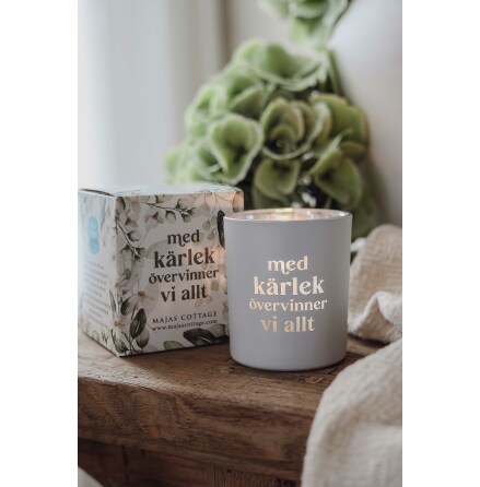 Majas lykta Med k�rlek �vervinner vi allt